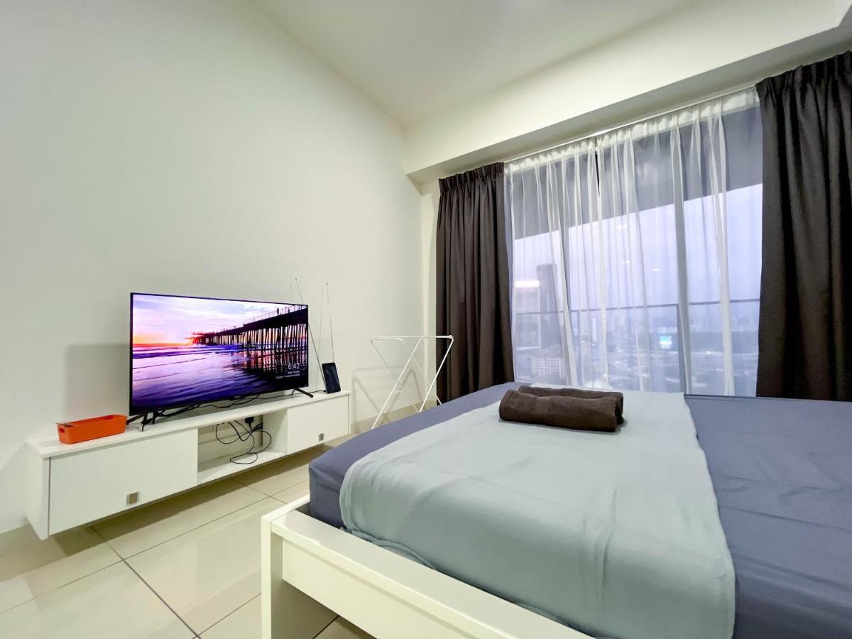 Continew Residences Trx Lux Pool View